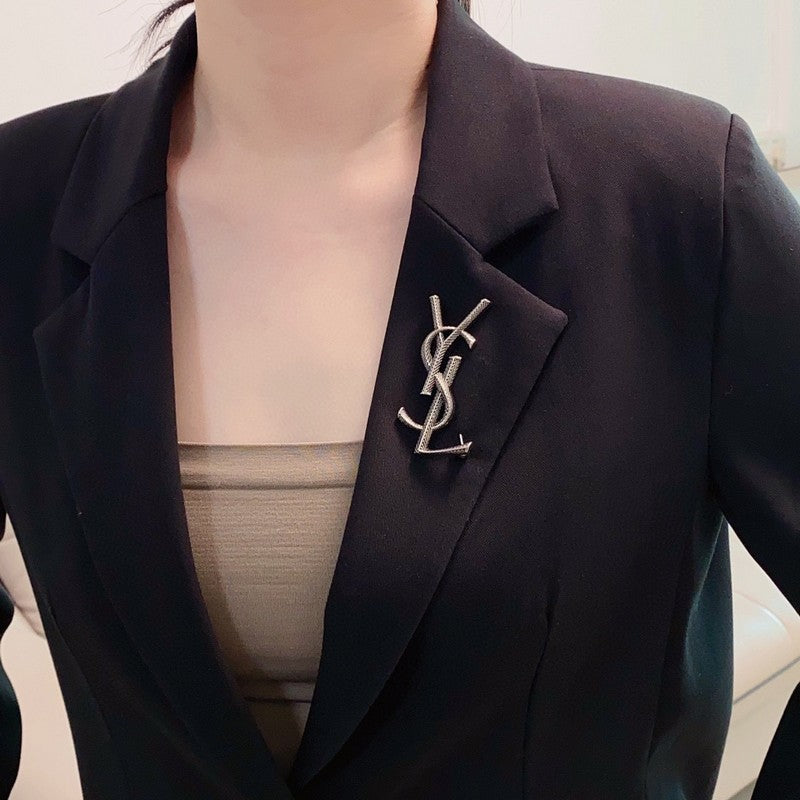 YSL Three Color 18K Gold Brooch product image 3, provided for visual reference and product detail review