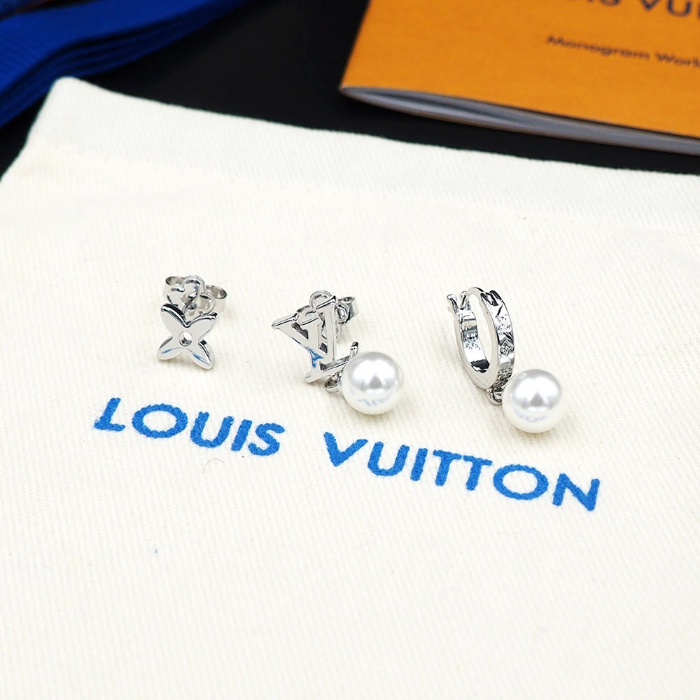 Louis Vuitton Monogram Pearls 18K Gold Earrings product image 8, provided for visual reference and product detail review