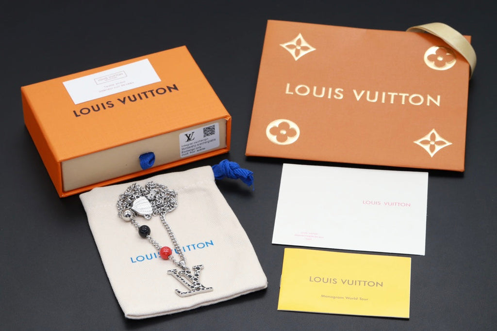 Louis Vuitton x Yk Infinity Dots 18K Gold Necklace product image 4, provided for visual reference and product detail review
