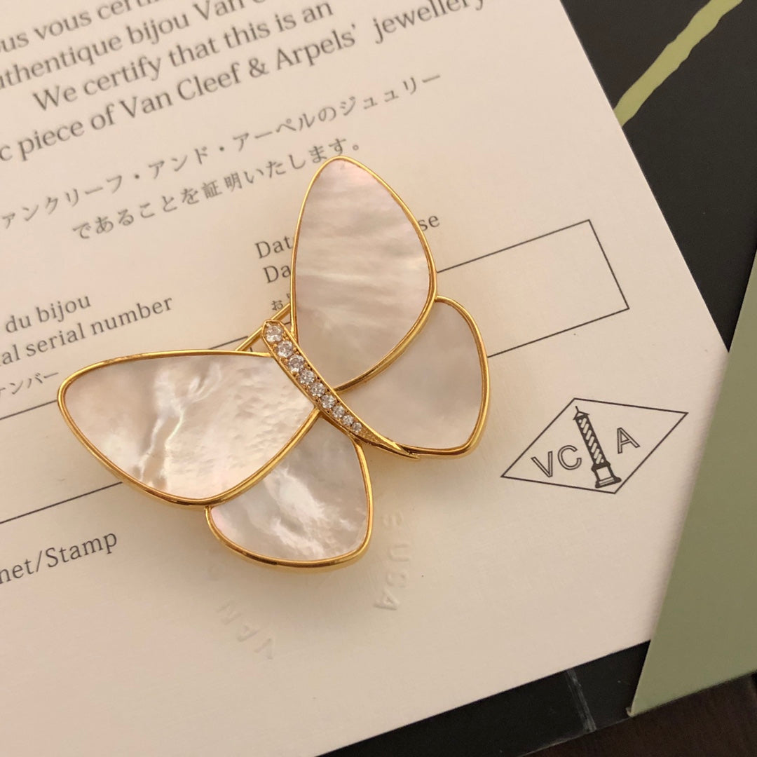 Butterfly 18K Gold Brooch product image 2, provided for visual reference and product detail review