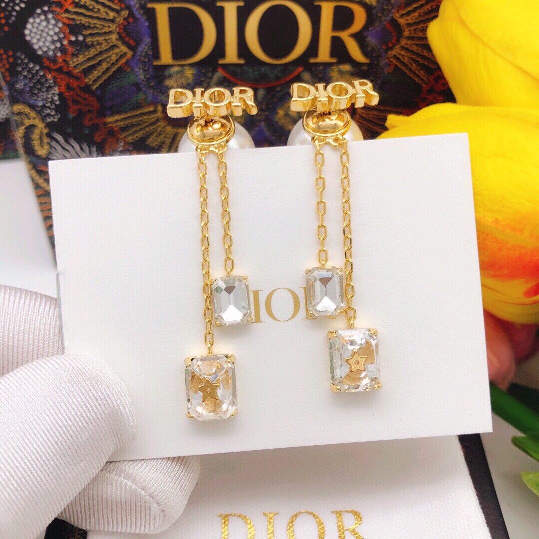 Dior Tassel Crystal Star 18K Gold Earrings product image 2, provided for visual reference and product detail review