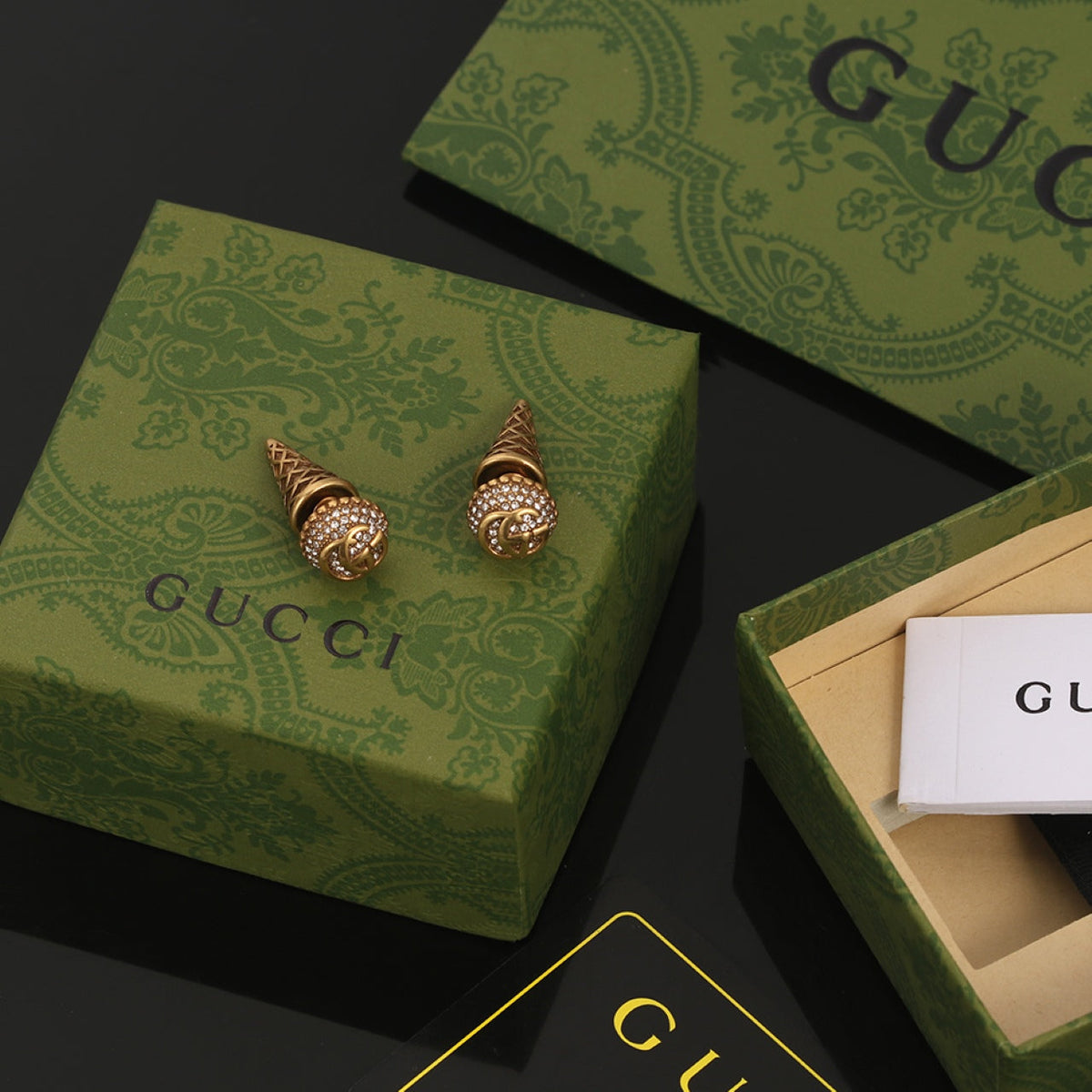 Gucci Double Vintage 18K Gold Earrings product image 2, provided for visual reference and product detail review