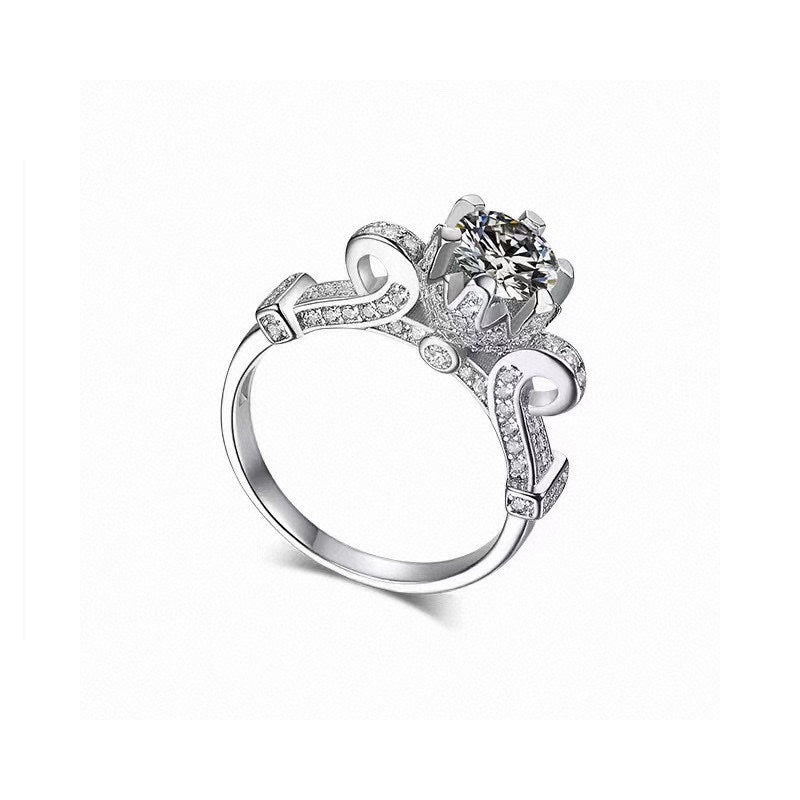 Jos ̈¦phine 18K Gold Ring product image 1, provided for visual reference and product detail review