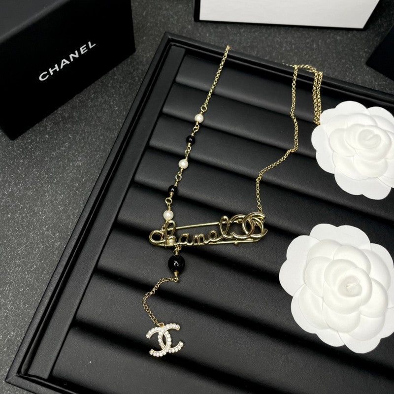 Chanel Rhinestone Pearl Letter 18K Gold Necklace product image 2, provided for visual reference and product detail review