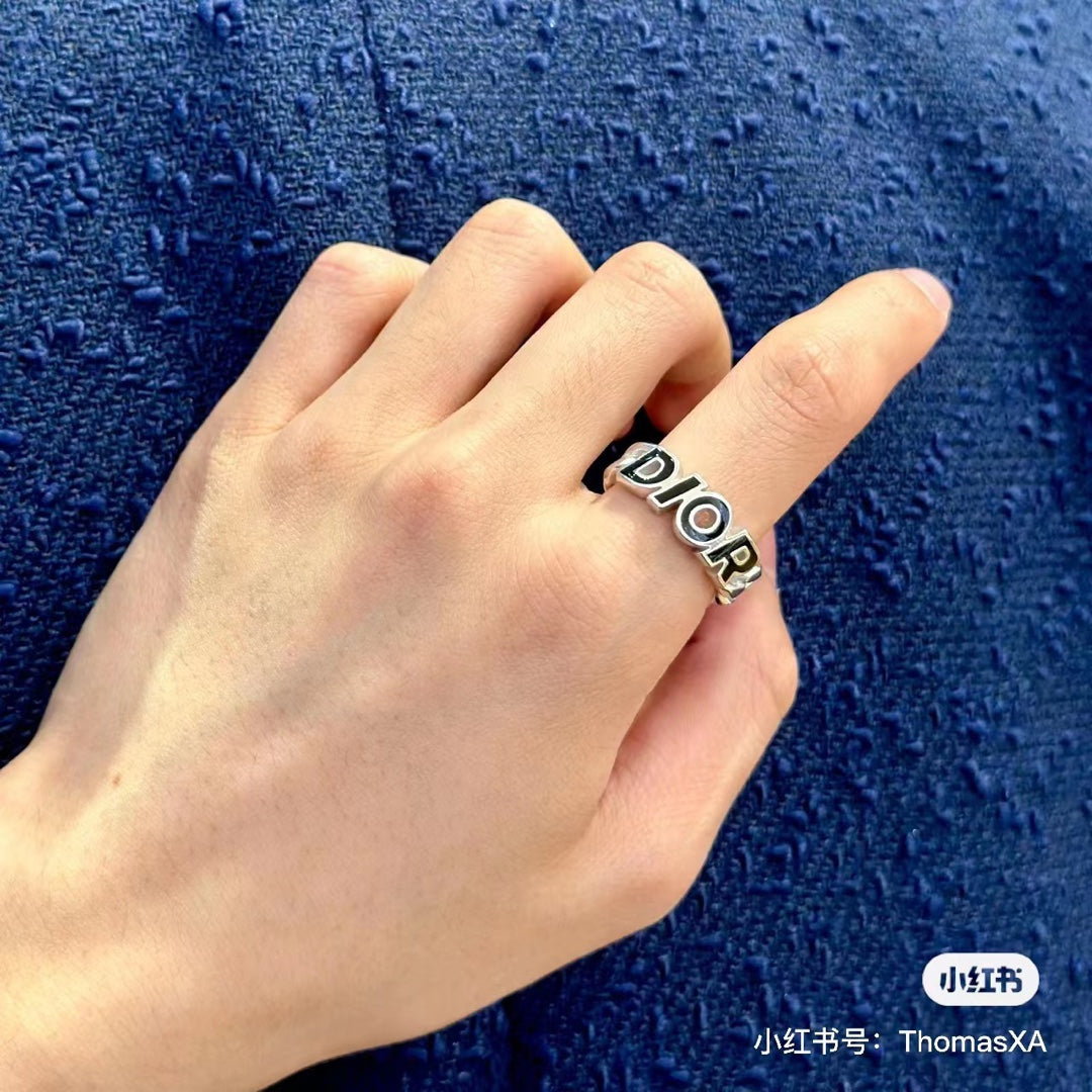 Dior Chain 18K Gold Ring product image 2, provided for visual reference and product detail review