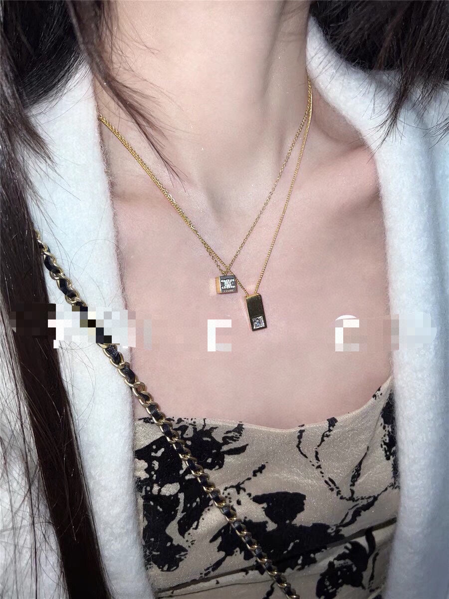 Celine Sentimental Double Square Diamond 18K Gold Necklace product image 6, provided for visual reference and product detail