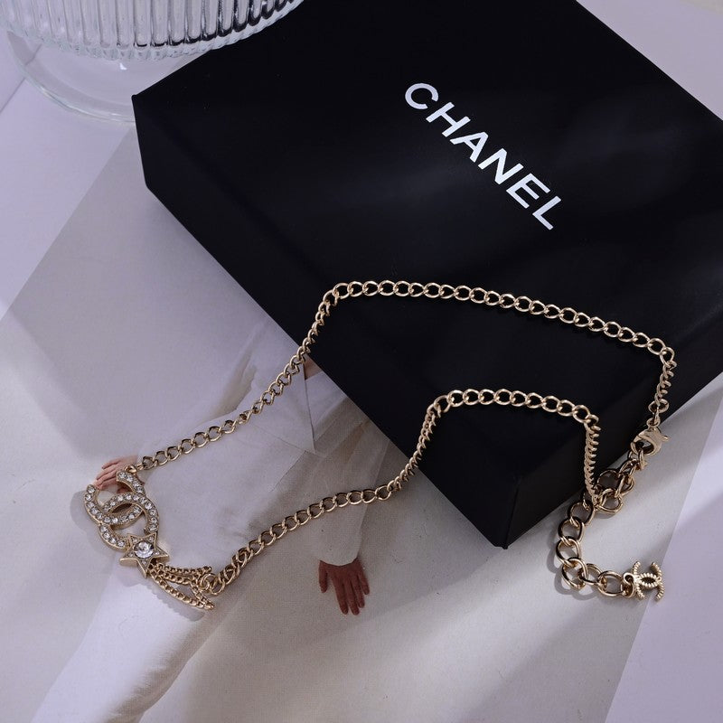 Chanel Star Diamond 18K Gold Necklace product image 3, provided for visual reference and product detail review