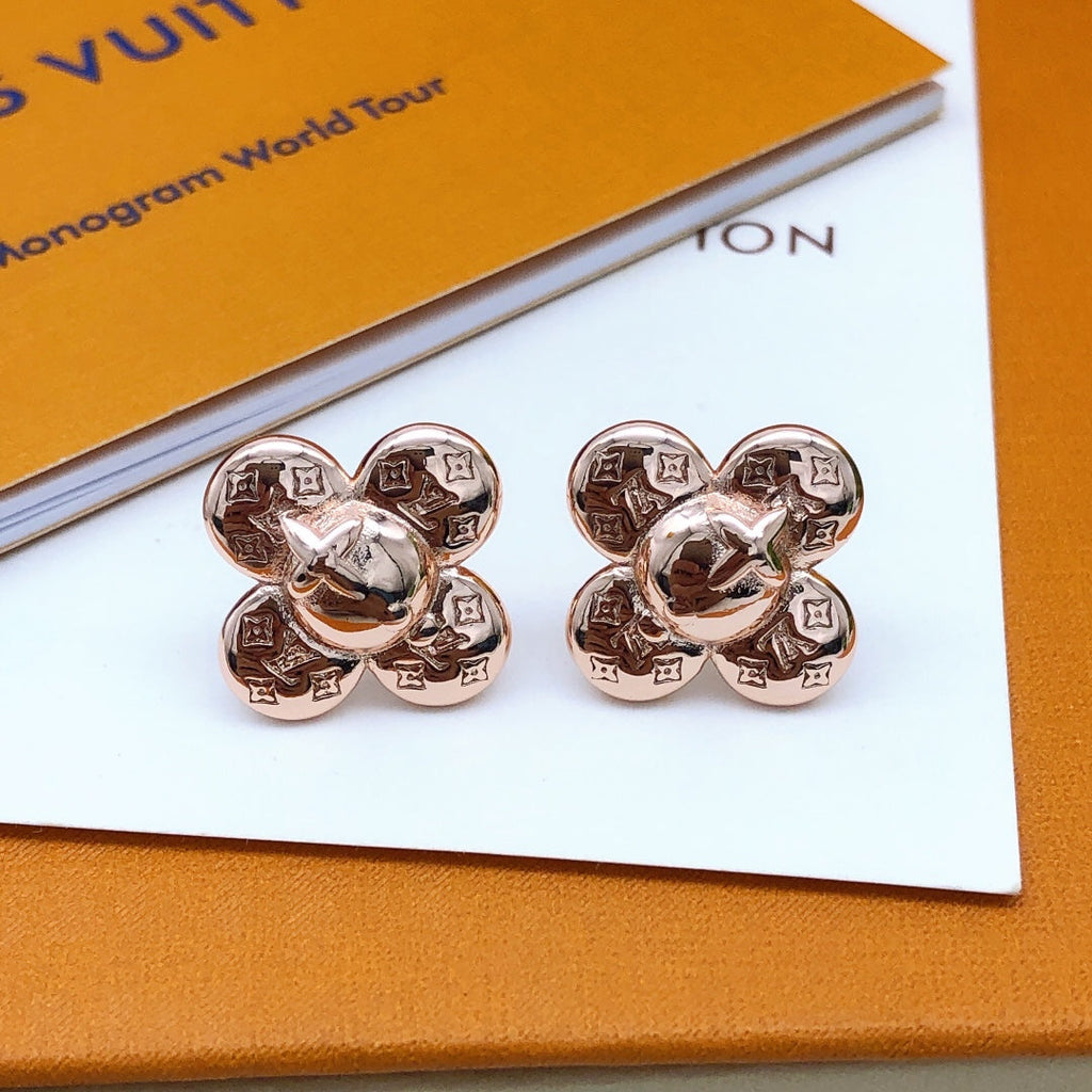 Louis Vuitton Vivienne 18K Gold Earrings product image 2, provided for visual reference and product detail review