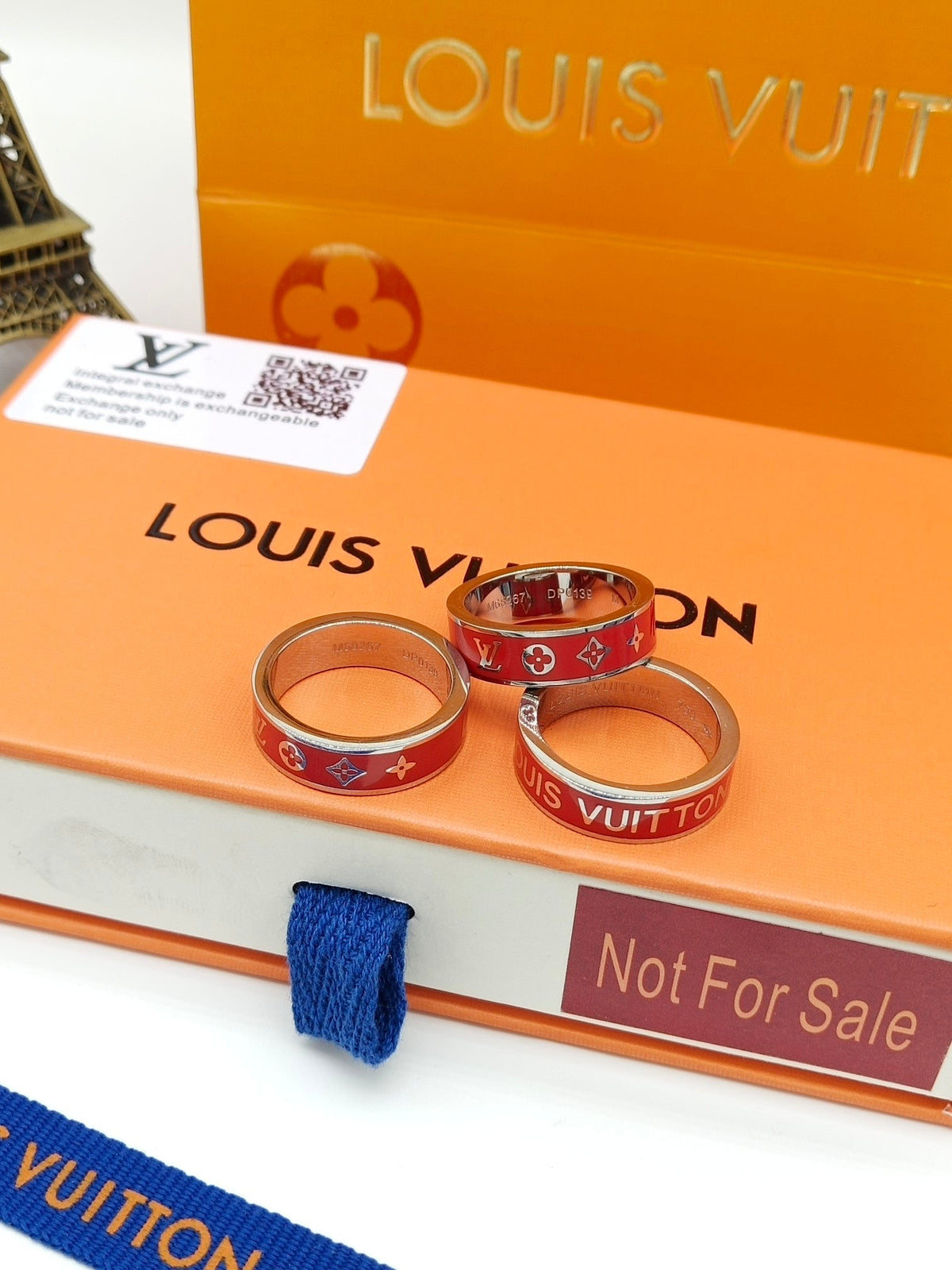Louis Vuitton Red 18K Gold Ring product image 7, provided for visual reference and product detail review
