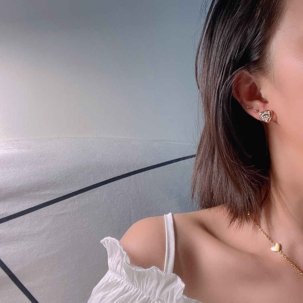 Tiffany Return to Love 18K Gold Earrings product image 5, provided for visual reference and product detail review