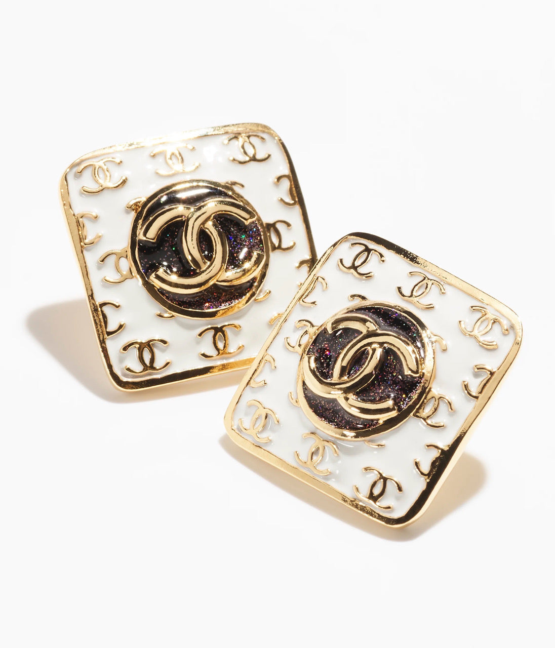 Chanel Vintage 18K Gold Earrings product image 2, provided for visual reference and product detail review