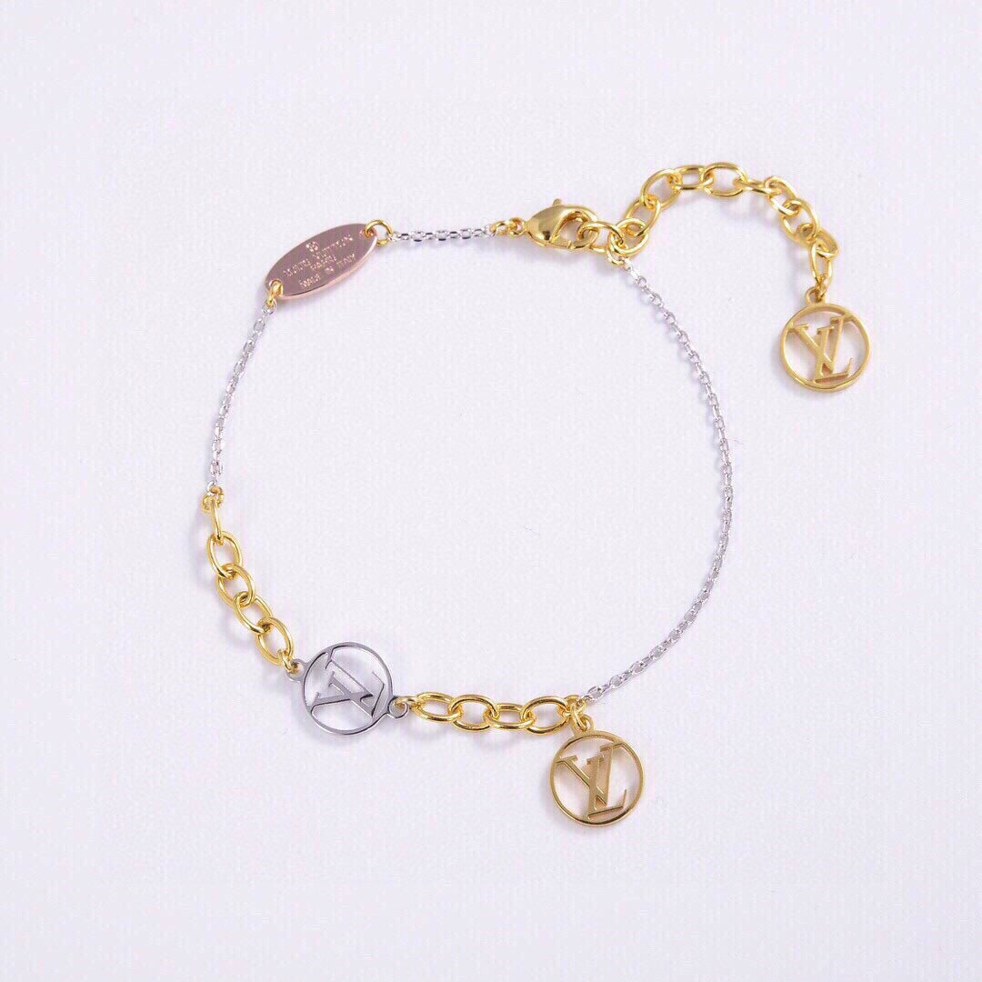 Louis Vuitton Logomania 18K Gold Bracelet product image 3, provided for visual reference and product detail review