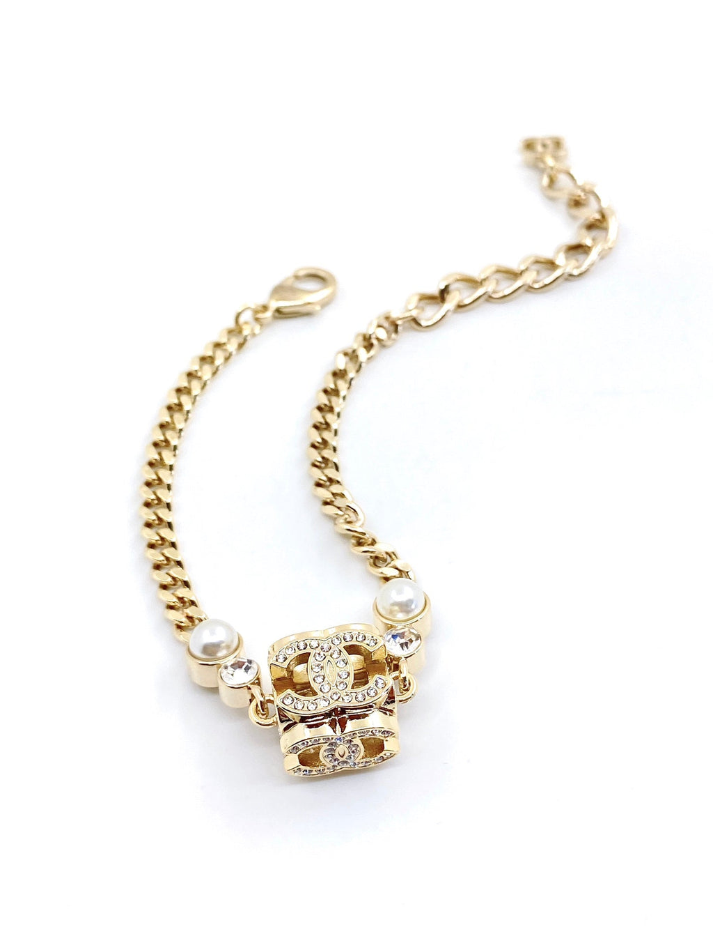 Chanel Square Pearl Chain 18K Gold Necklace product image 4, provided for visual reference and product detail review