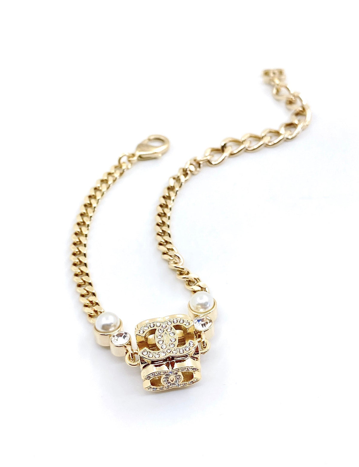 Chanel Square Pearl Chain 18K Gold Necklace product image 4, provided for visual reference and product detail review