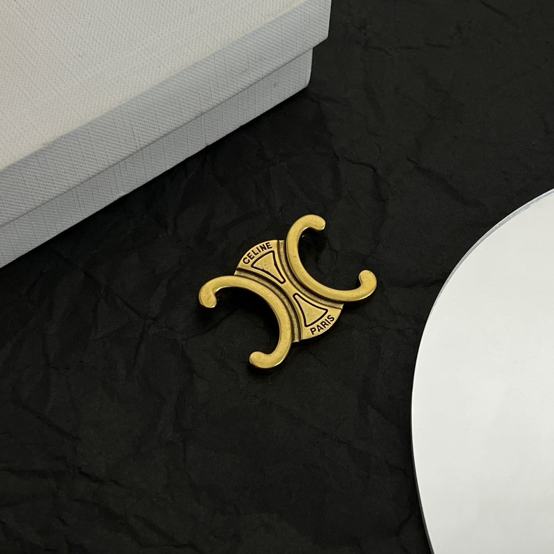 Celine Vintage 18K Gold Brooch product image 3, provided for visual reference and product detail review