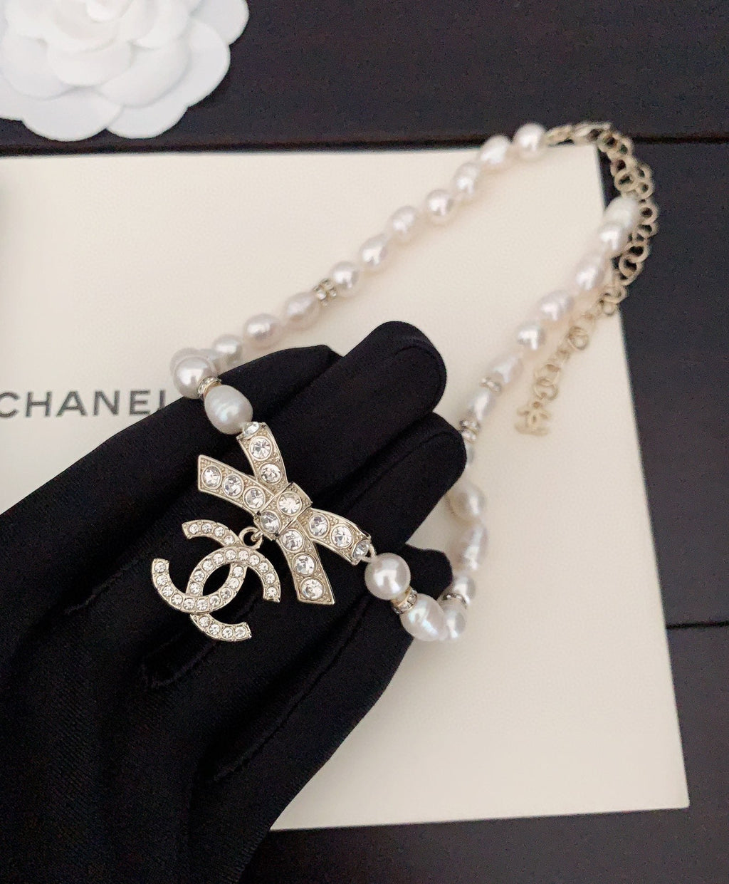 Chanel Bow Tie Diamonds 18K Gold Necklace product image 2, provided for visual reference and product detail review