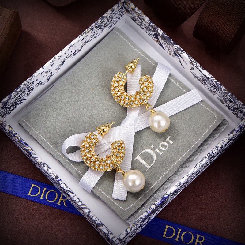 Dior Tribales Pave Diamond 18K Gold Earrings product image 3, provided for visual reference and product detail review