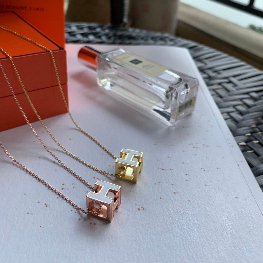 Hermes Cage D'H White 18K Gold Necklace product image 12, provided for visual reference and product detail review