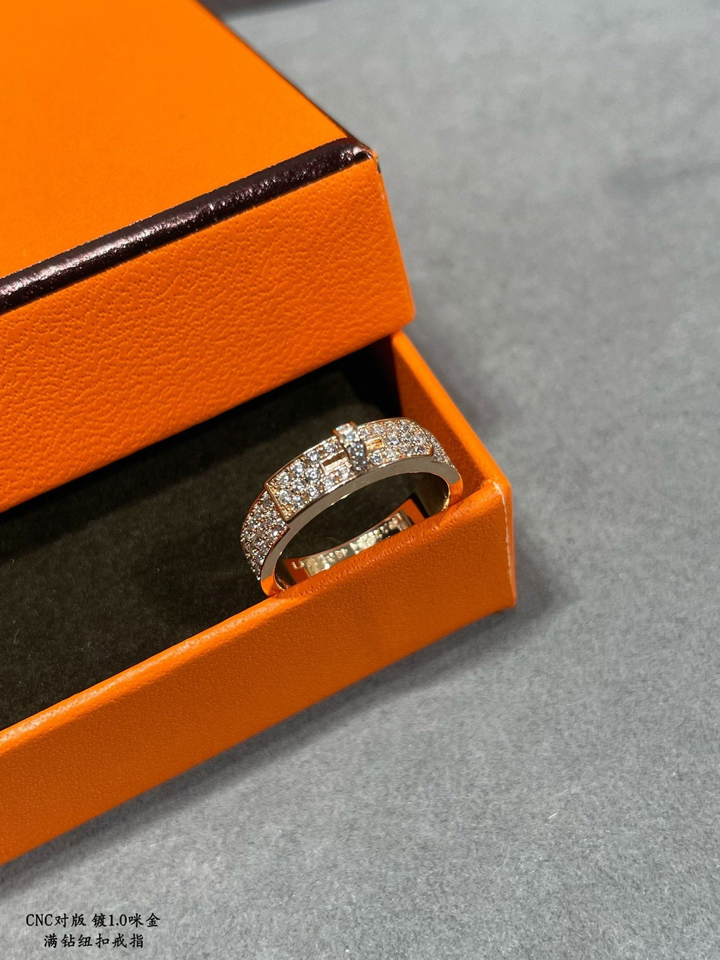 Hermes Collier De Chien Diamonds 18K Gold Ring product image 8, provided for visual reference and product detail review