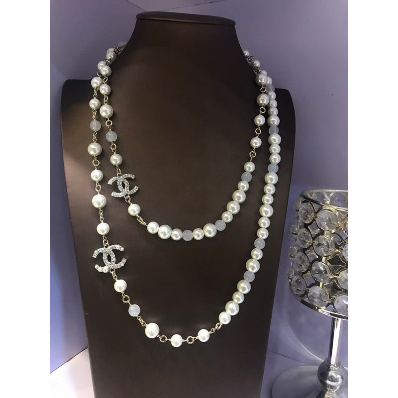 Chanel Long Pearl 18K Gold Necklace product image 2, provided for visual reference and product detail review