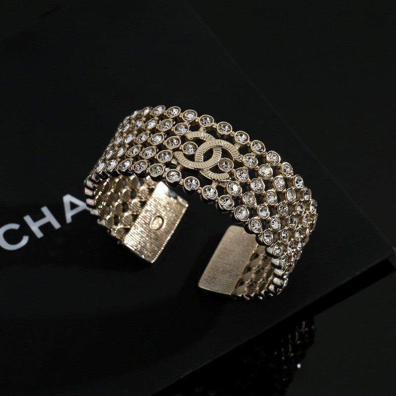 Chanel Diamond Cuff 18K Gold Bracelet product image 2, provided for visual reference and product detail review