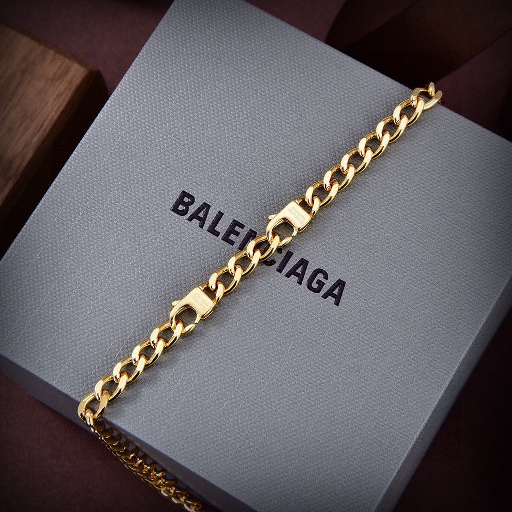 Balenciaga Icon Chain Diamonds 18K Gold Necklace product image 3, provided for visual reference and product detail review