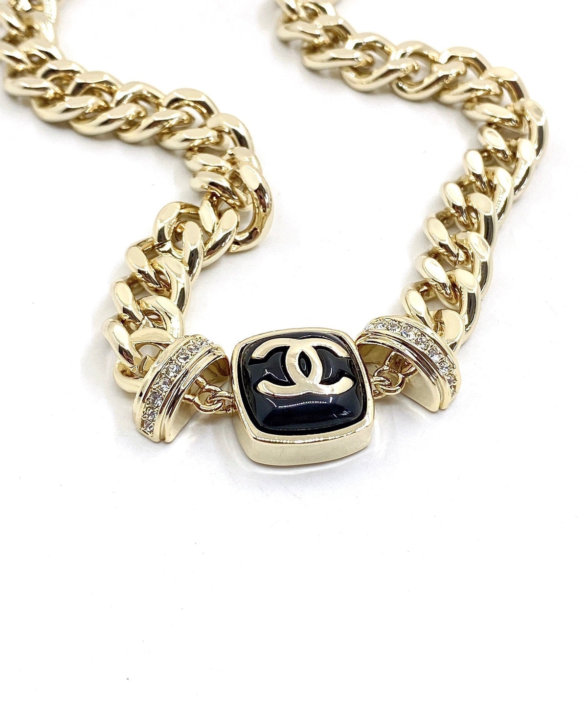 Chanel Diamonds 18K Gold Necklace product image 2, provided for visual reference and product detail review