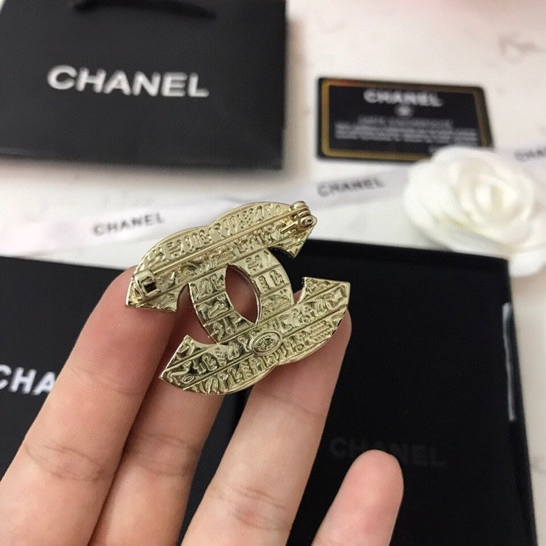 Chanel Diamonds 18K Gold Brooch product image 2, provided for visual reference and product detail review