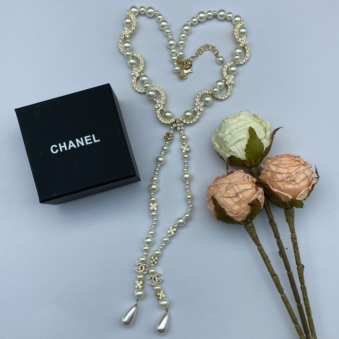 Chanel Pearl Chain 18K Gold Necklace product image 6, provided for visual reference and product detail review
