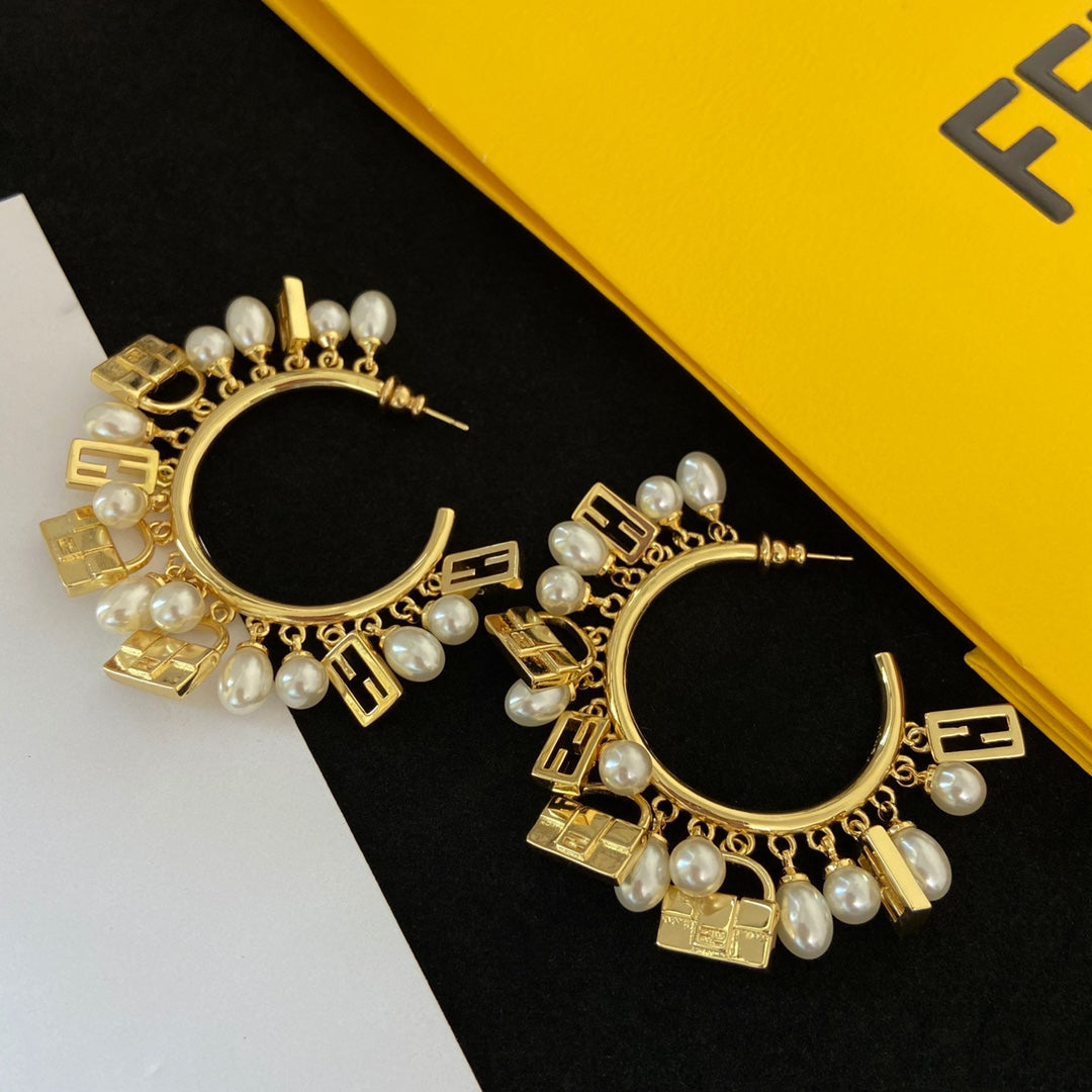 Fendi Pearls 18K Gold Earrings product image 2, provided for visual reference and product detail review