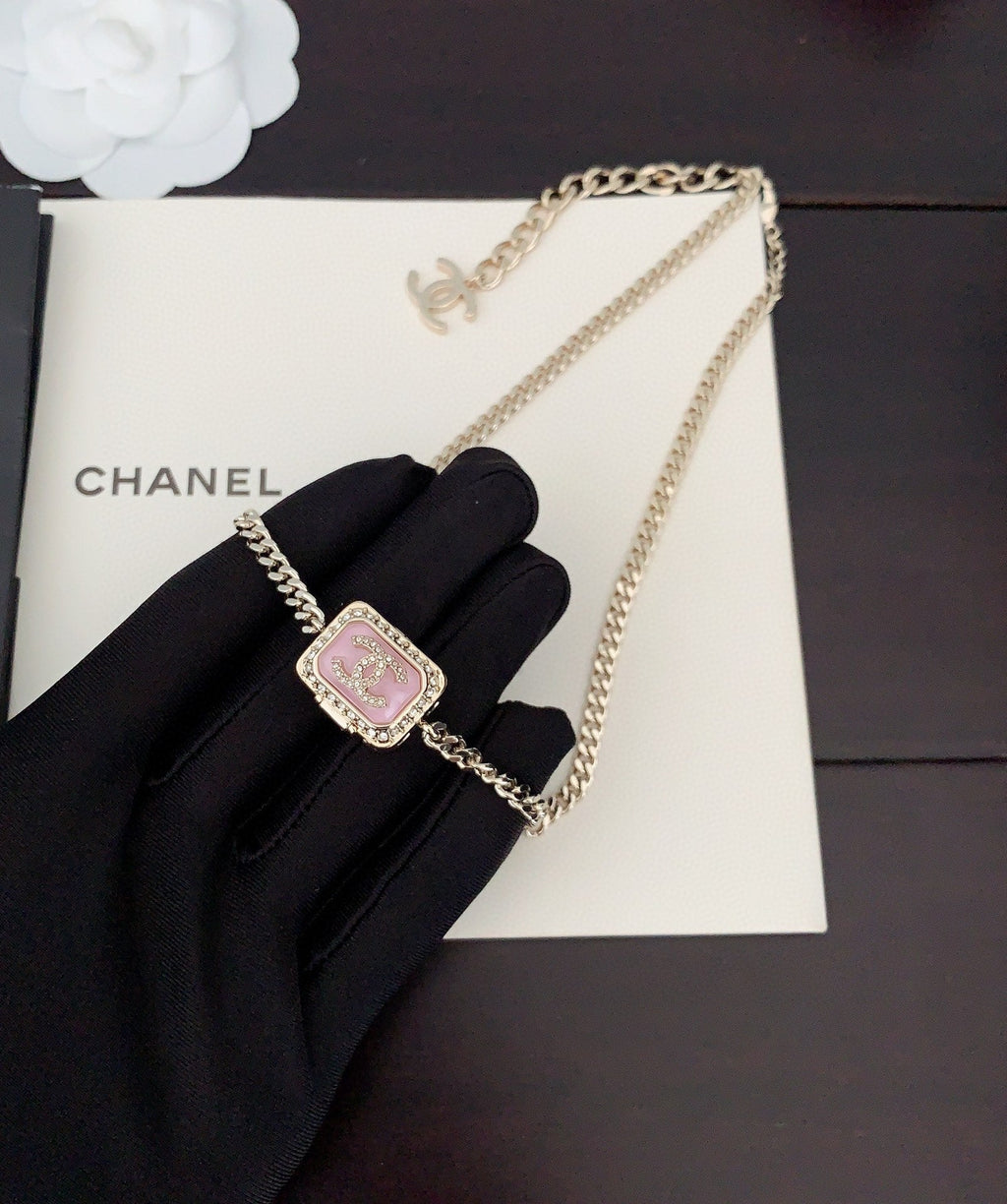 Chanel Pink Resin Chain 18K Gold Necklace product image 2, provided for visual reference and product detail review