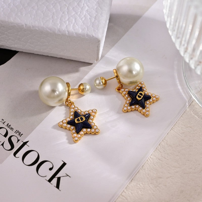 Dior Tribales Star Pearl 18K Gold Earrings product image 2, provided for visual reference and product detail review