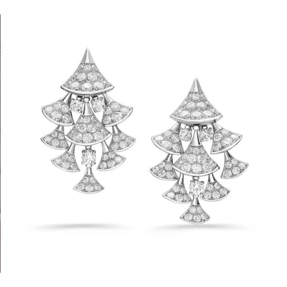 Bvlgari Dream Diamonds 18K Gold Earrings product image 1, provided for visual reference and product detail review