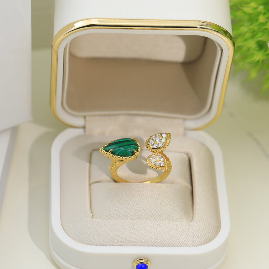 Serpent Boh ̈ ̈me Diamonds 18K Gold Ring product image 16, provided for visual reference and product detail review