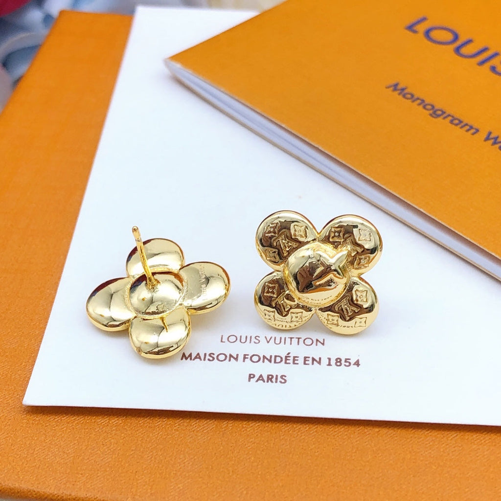Louis Vuitton Vivienne 18K Gold Earrings product image 2, provided for visual reference and product detail review