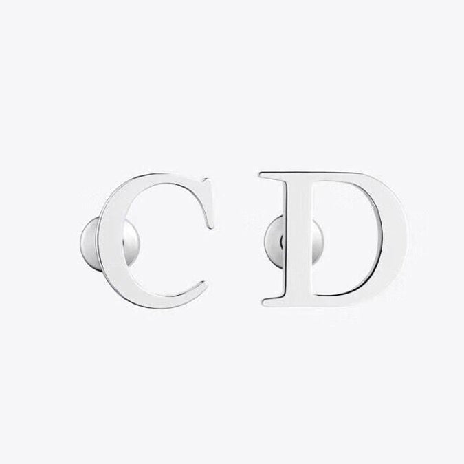 Dior 18K Gold Earrings product image 1, provided for visual reference and product detail review