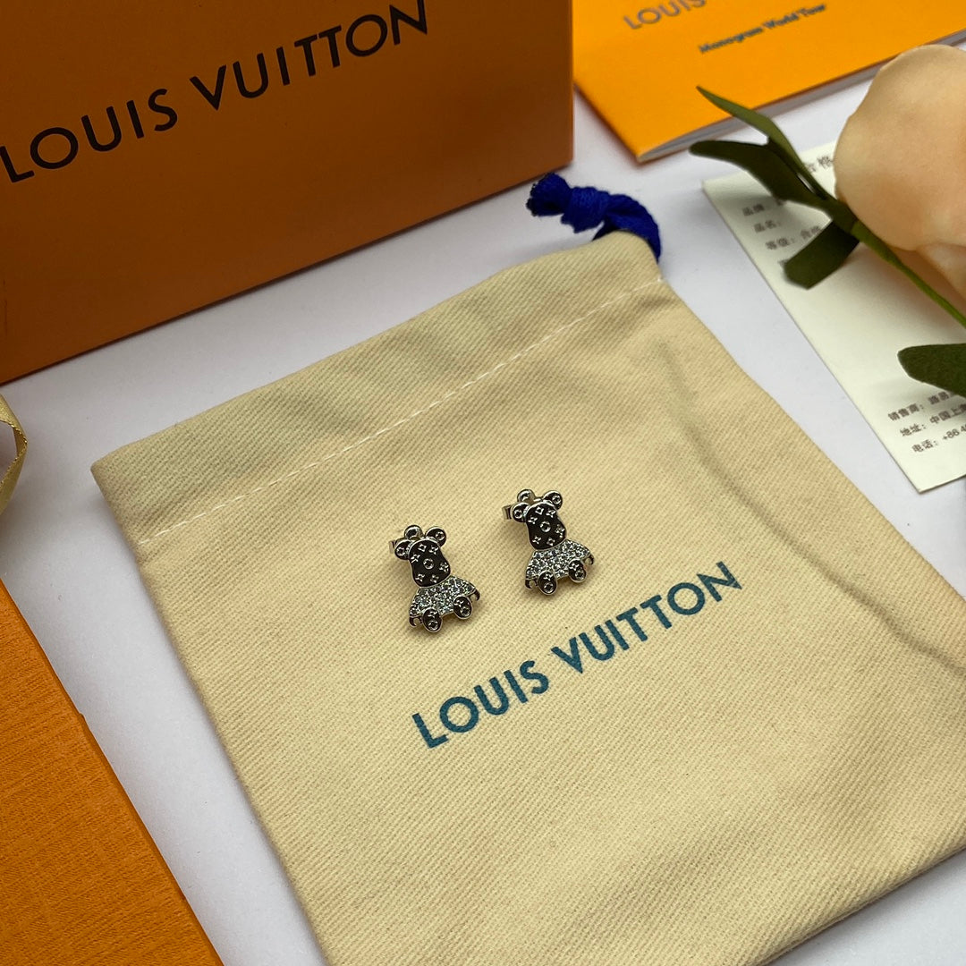 Louis Vuitton Bear 18K Gold Earrings product image 4, provided for visual reference and product detail review