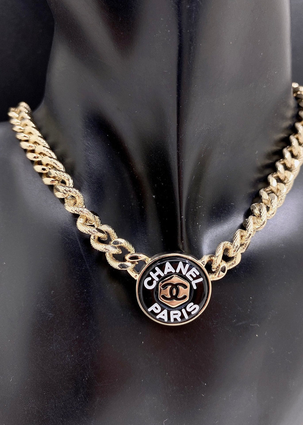 Chanel Paris Choker 18K Gold Necklace product image 2, provided for visual reference and product detail review