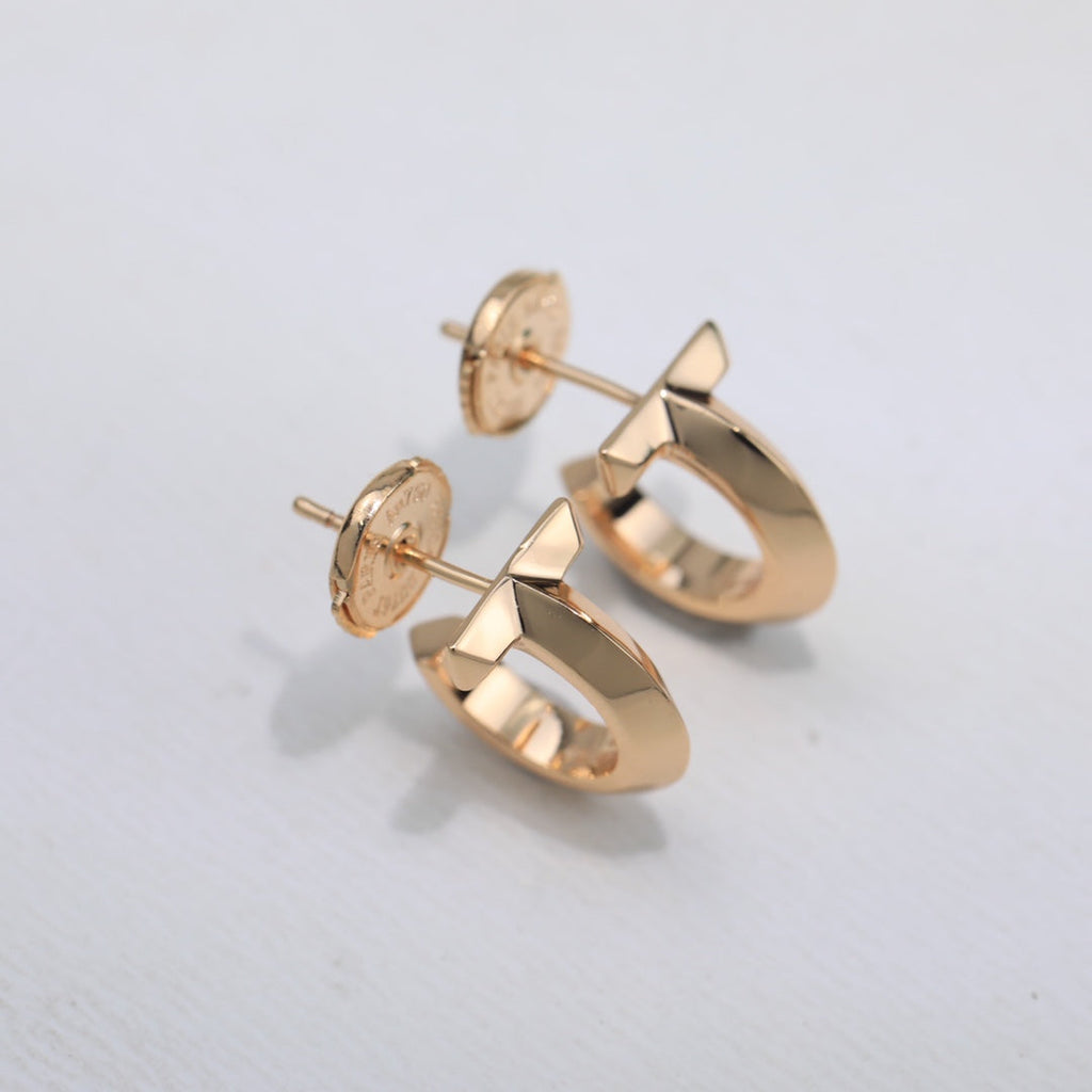 Tiffany Hoop 18K Gold Earrings product image 3, provided for visual reference and product detail review