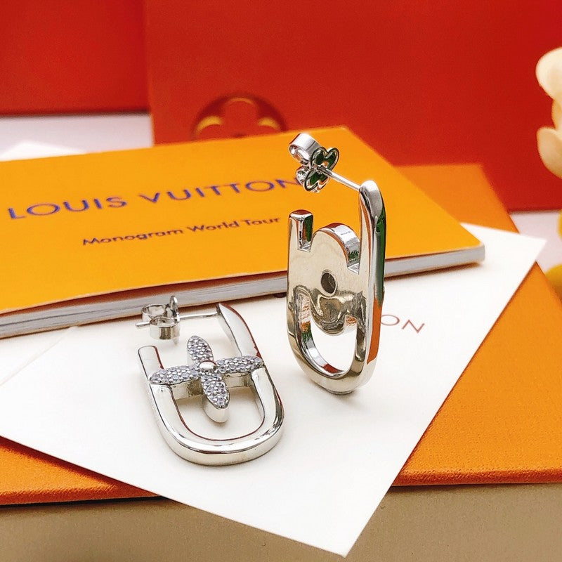 Louis Vuitton 18K Gold Earrings product image 2, provided for visual reference and product detail review