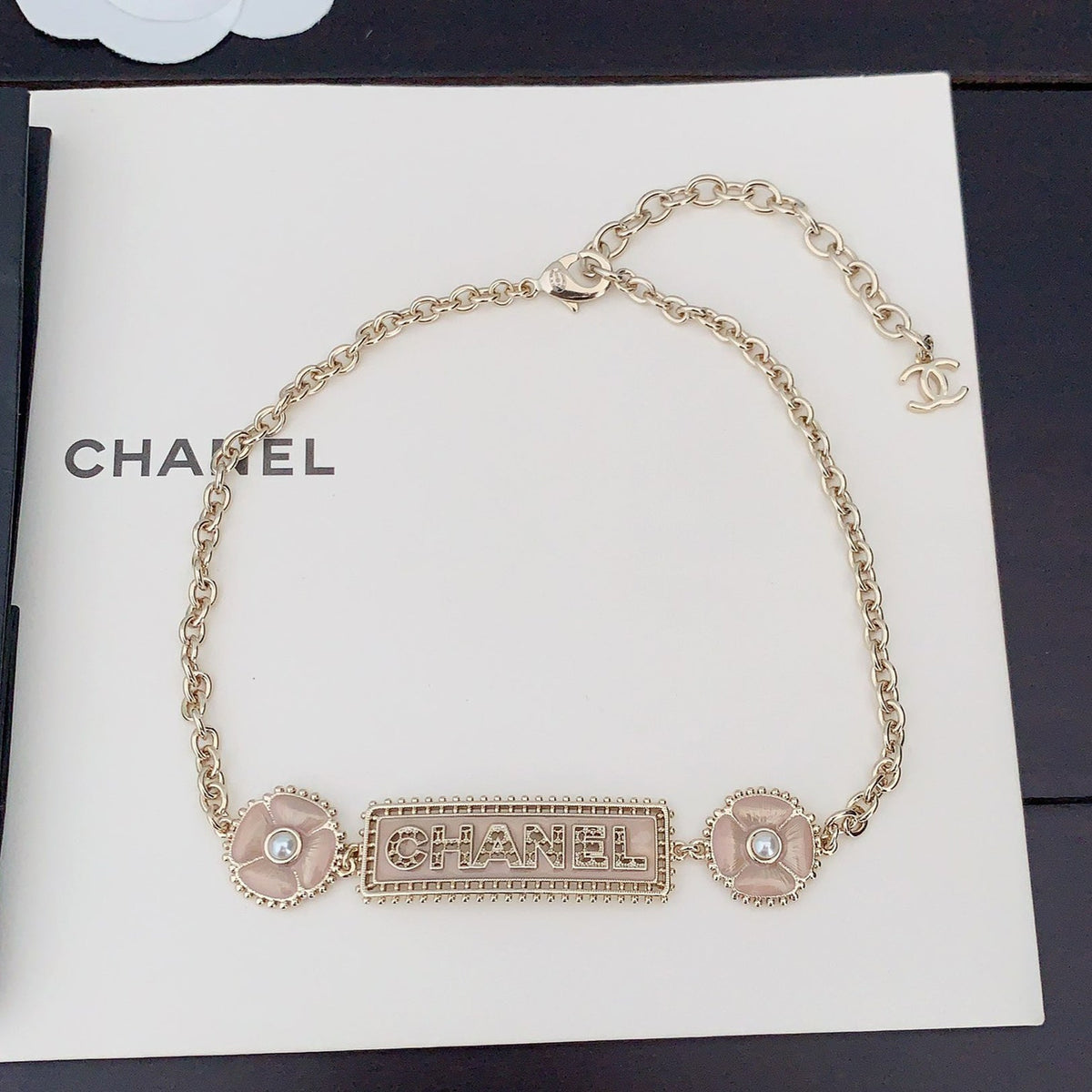 Chanel Resin Diamonds 18K Gold Necklace product image 1, provided for visual reference and product detail review