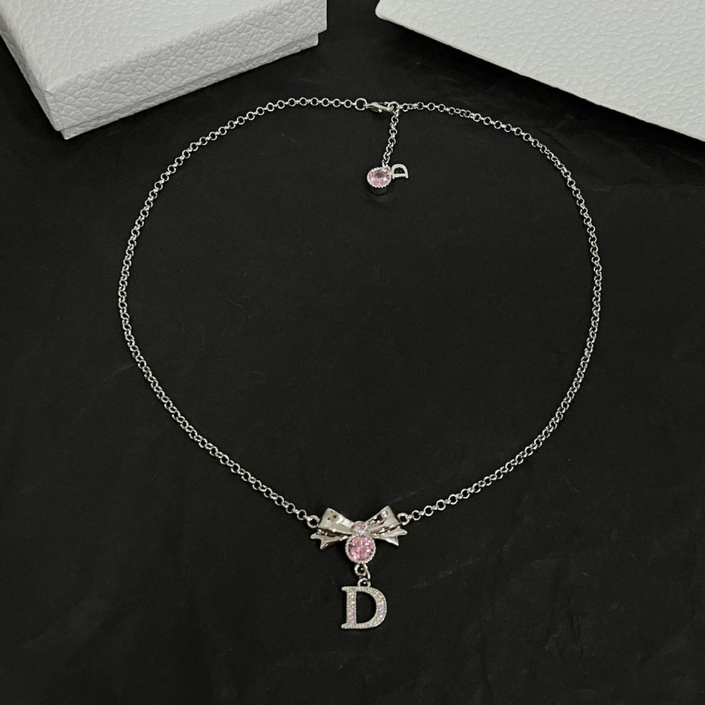 Dior Bowknot Vintage 18K Gold Necklace product image 1, provided for visual reference and product detail review