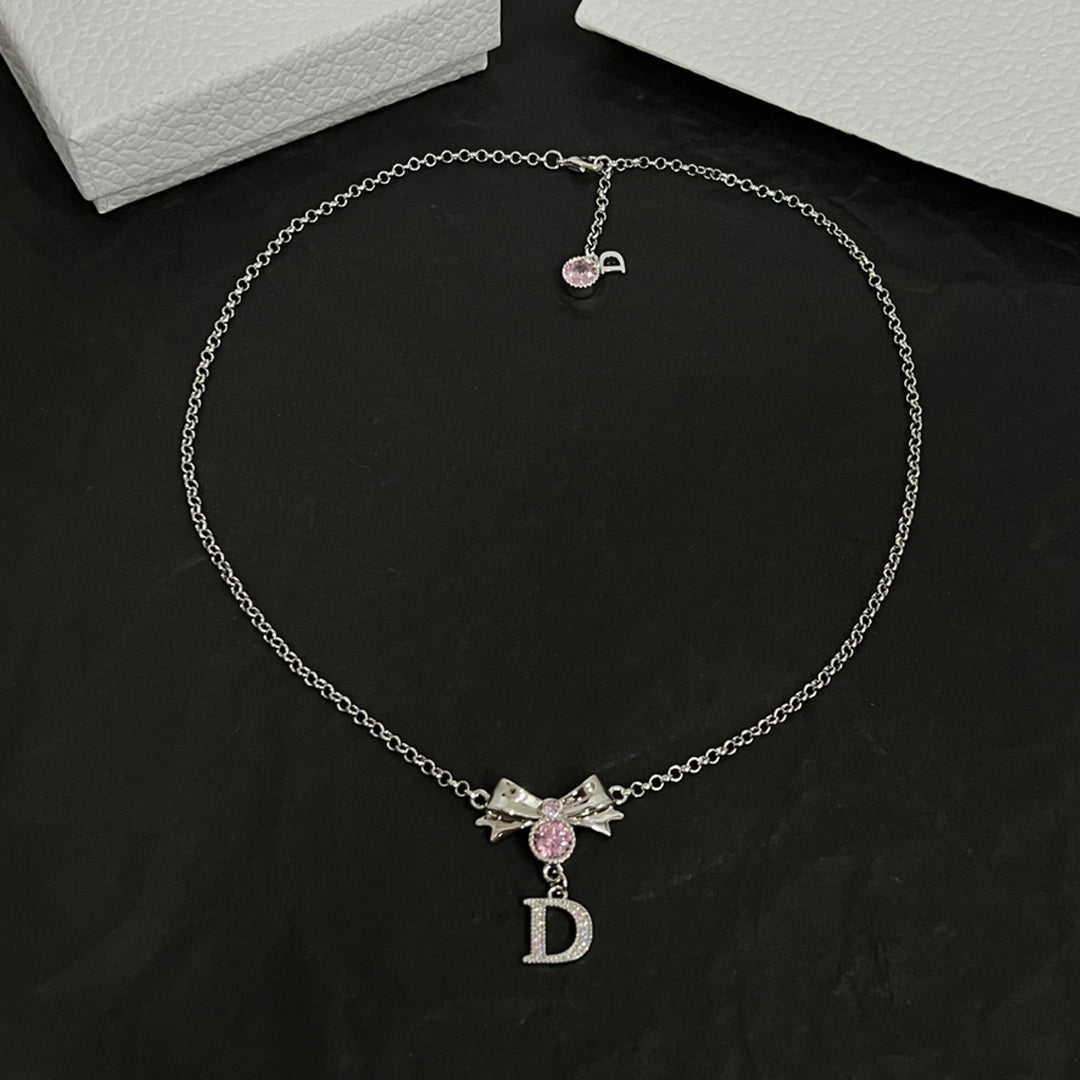 Dior Bowknot Vintage 18K Gold Necklace product image 1, provided for visual reference and product detail review