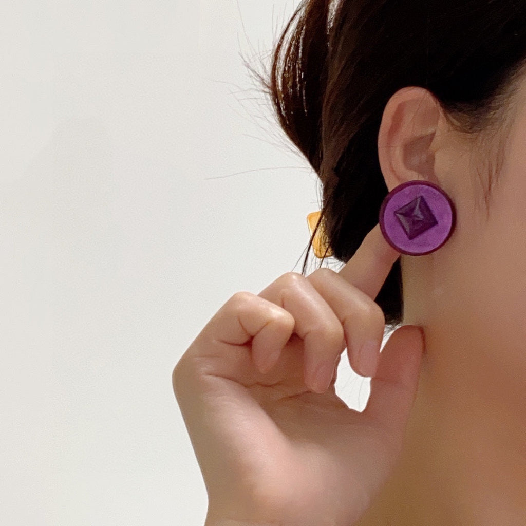 Chanel Vintage Purple 18K Gold Earrings product image 3, provided for visual reference and product detail review