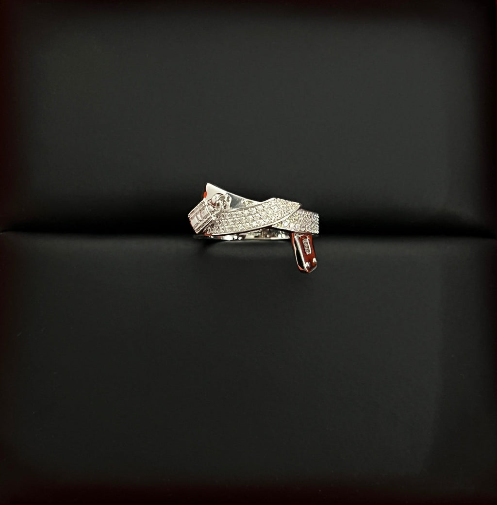 Hermes Kelly Gavroche Diamonds 18K Gold Ring product image 4, provided for visual reference and product detail review