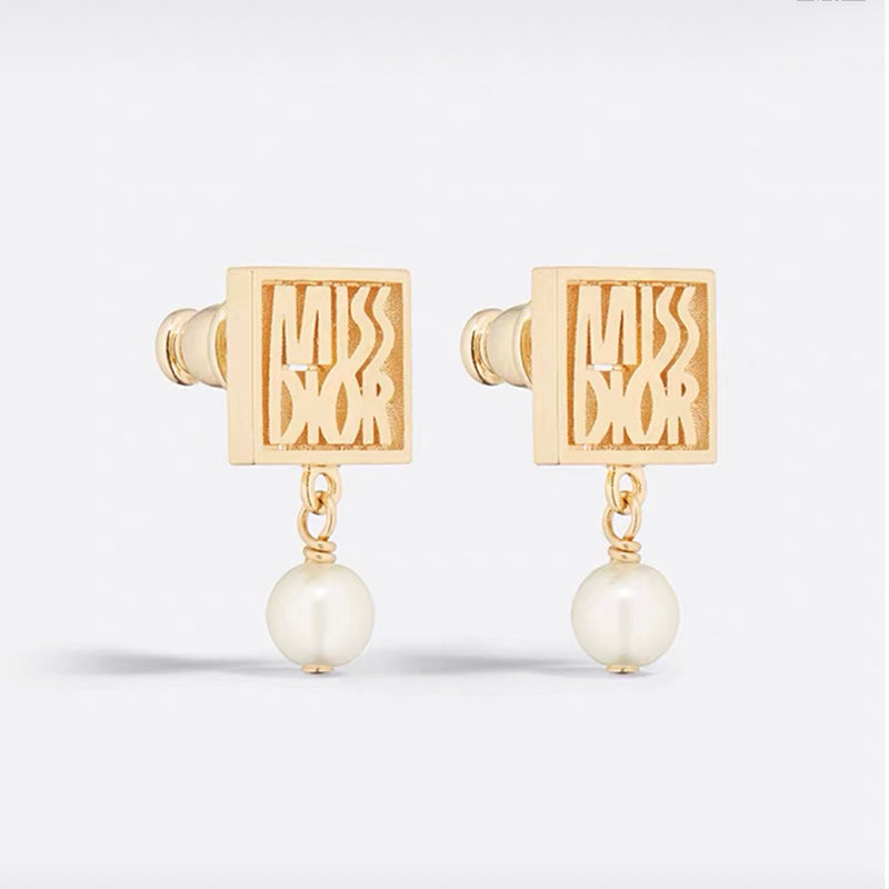 Dior Tribales Miss 18K Gold Earrings product image 1, provided for visual reference and product detail review