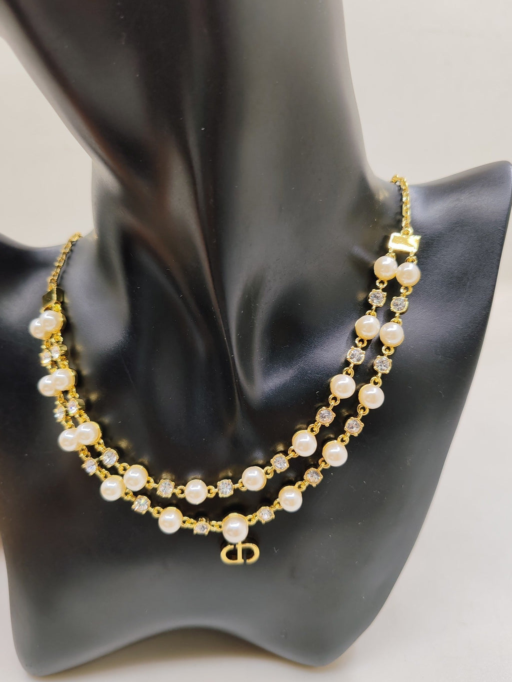 Dior Long Pearl Chain 18K Gold Necklace product image 2, provided for visual reference and product detail review