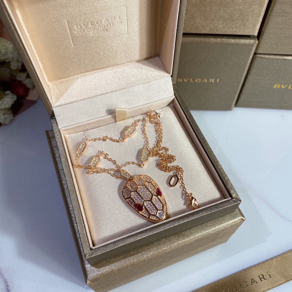 Bvlgari Serpenti 18K Gold Necklace product image 2, provided for visual reference and product detail review