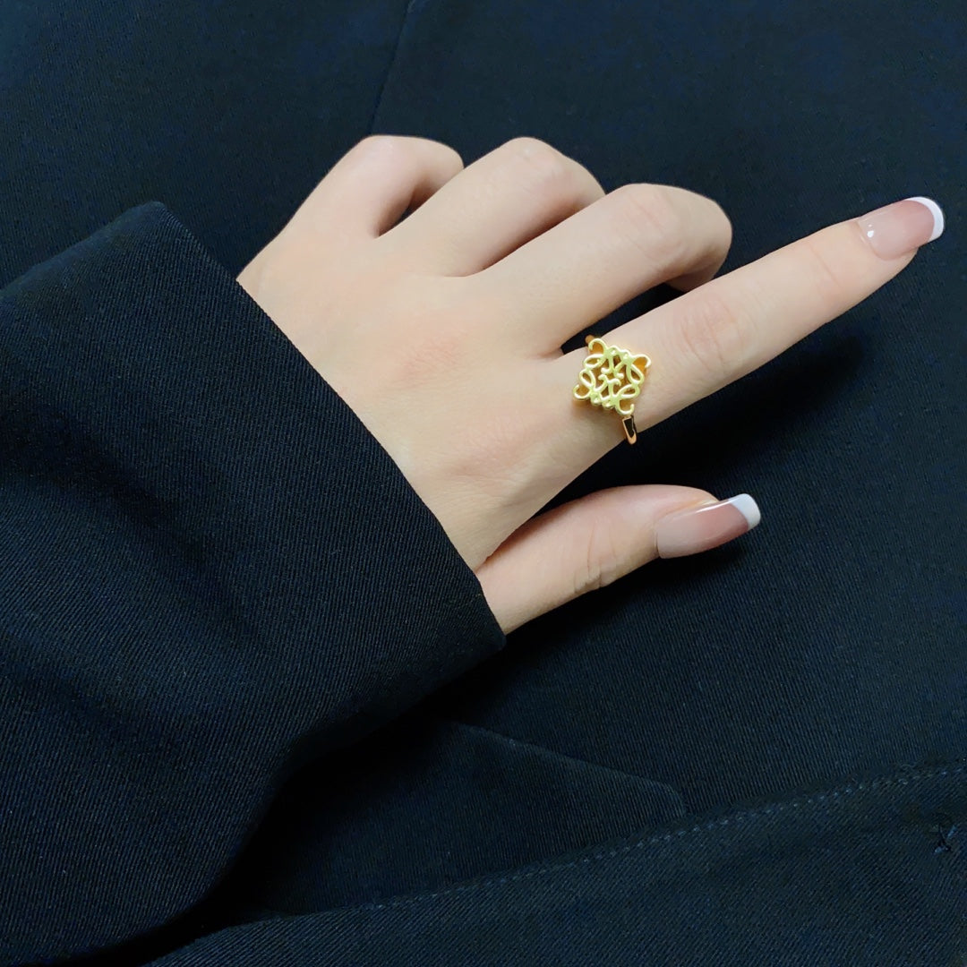 LOEWE Anagram Single Anagram 18K Gold Ring product image 2, provided for visual reference and product detail review