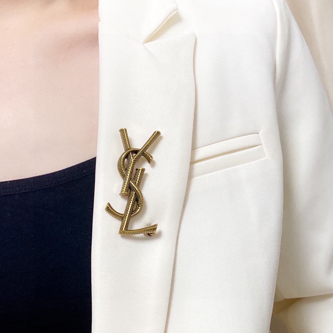 YSL Classic 18K Gold Brooch product image 2, provided for visual reference and product detail review